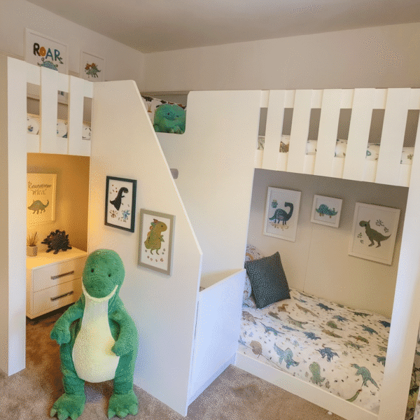 Sleeping 4 children in one room. Quad sleeper bunk bed with stairs.