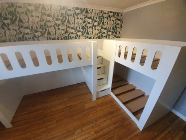 Sleeps 4. corner L Shape quad sleeper in white. drawers in the stairs, cut out top rail. 5ft high