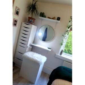 Makeup dressing table