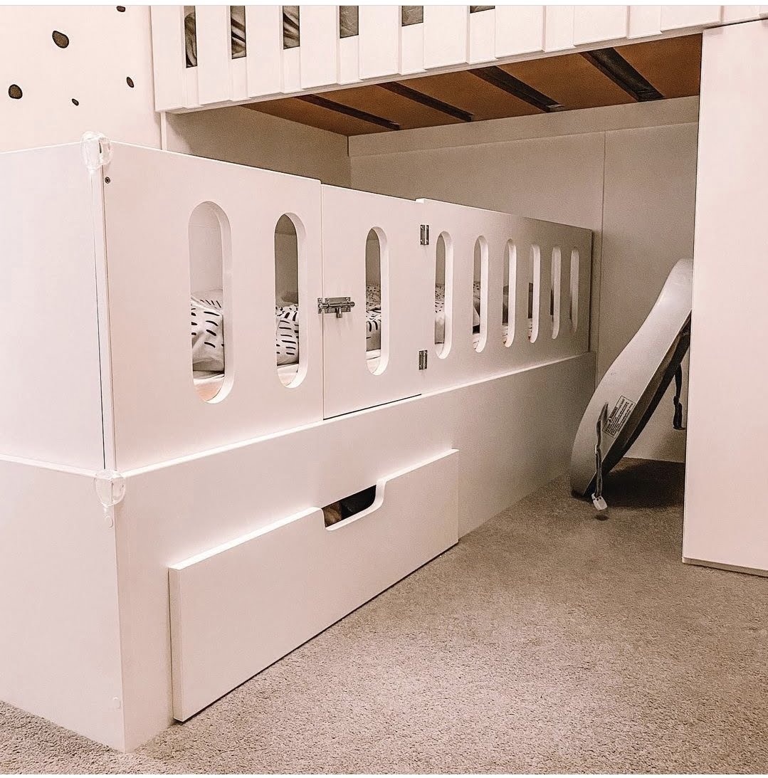 L Shape Storage Bunk. Cot Rail Around Bottom Bunk.