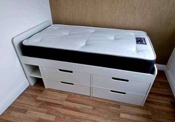 Mid storage Bed