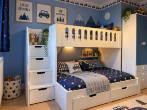 Single on the top Double on the bottom, drawers in the steps and drawers under the bottom bunk